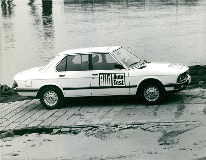 BMW 524 TD 1984 - Vintage Photograph