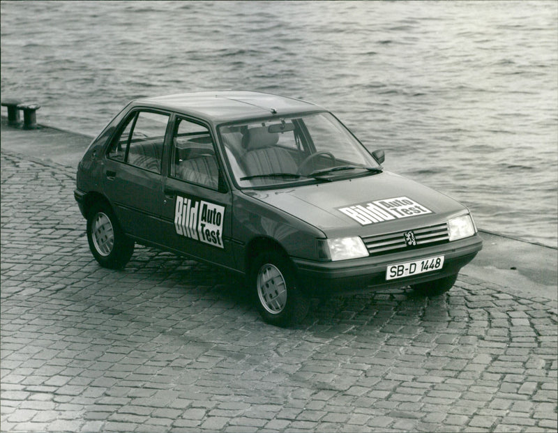 Bild Auto Test, Peugeot - Vintage Photograph