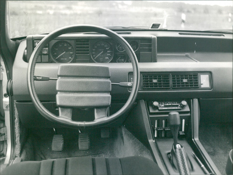 Rover 2600 - Vintage Photograph