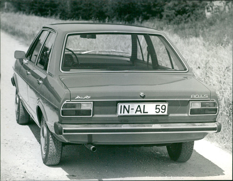 Audi 80 CS - Vintage Photograph