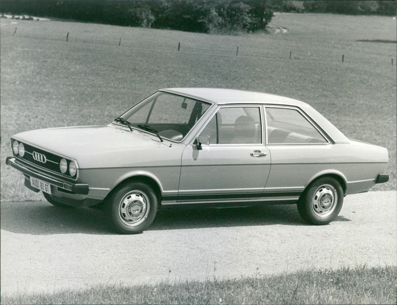 Audi 80 GT - Vintage Photograph