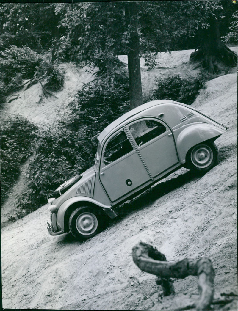 Citroen 2CV 4×4 Sahara - Vintage Photograph