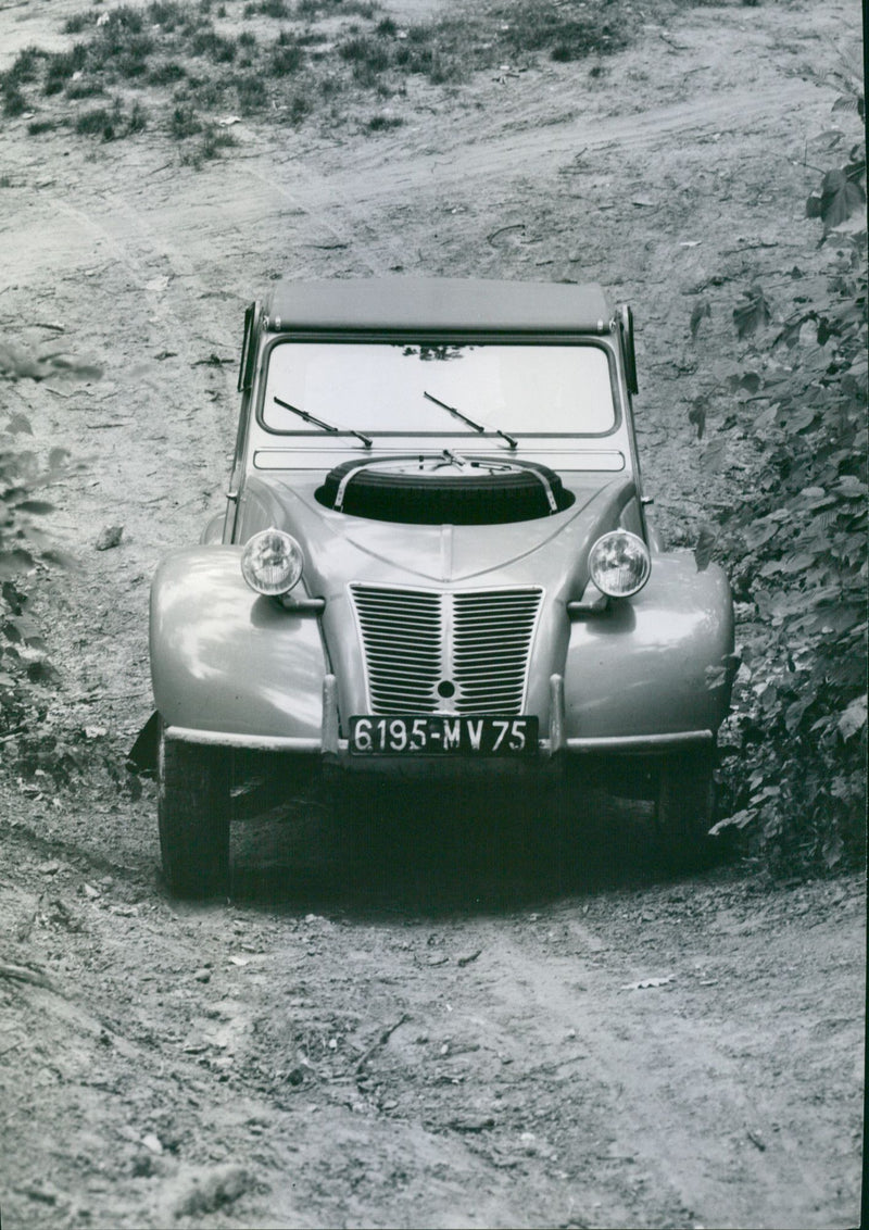 Citroen 2CV 4×4 Sahara - Vintage Photograph