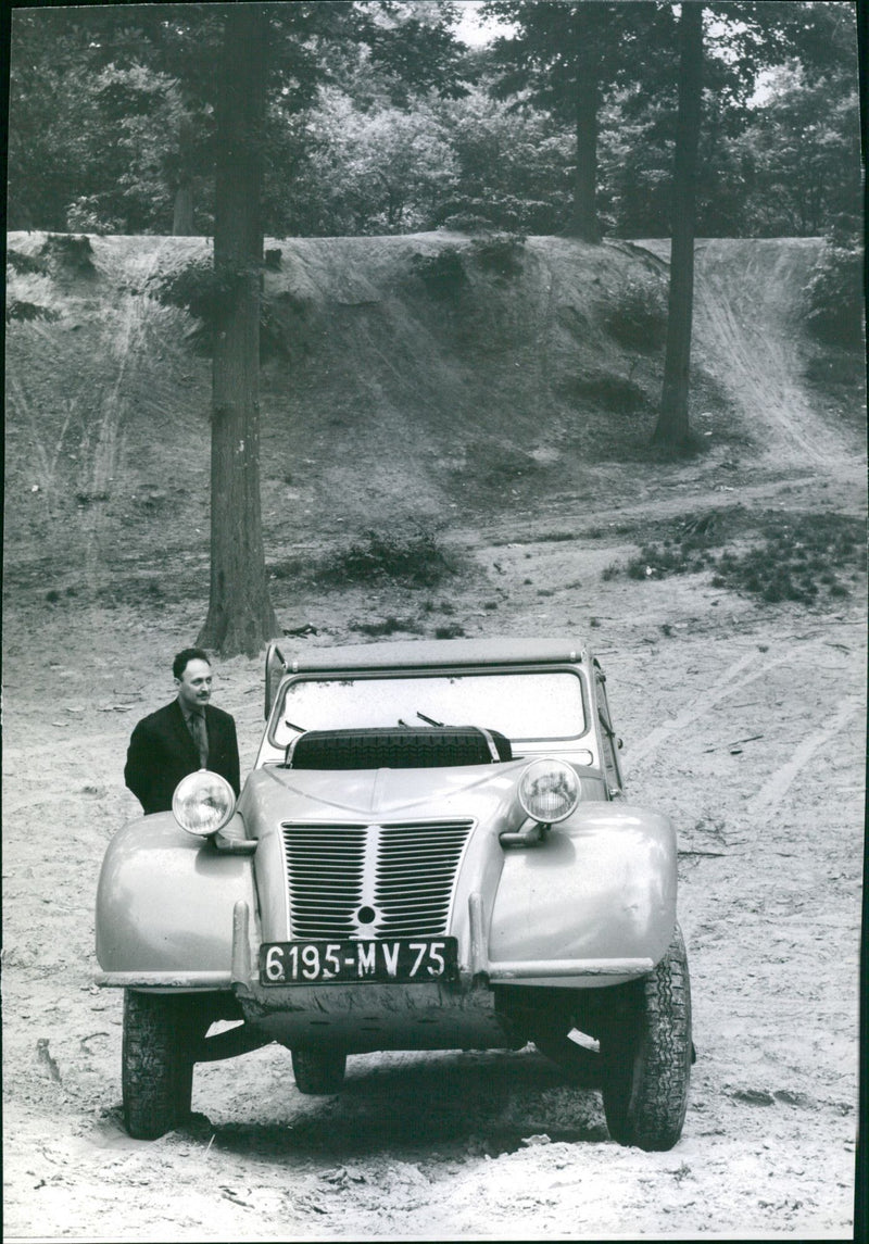 Citroen 2CV 4×4 Sahara - Vintage Photograph