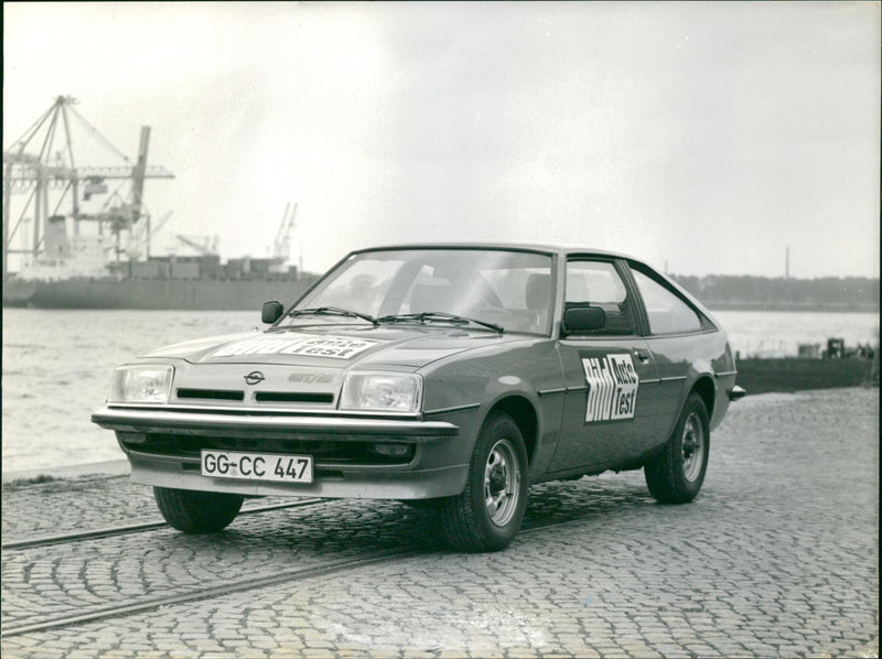 Opel GT/E - Vintage Photograph