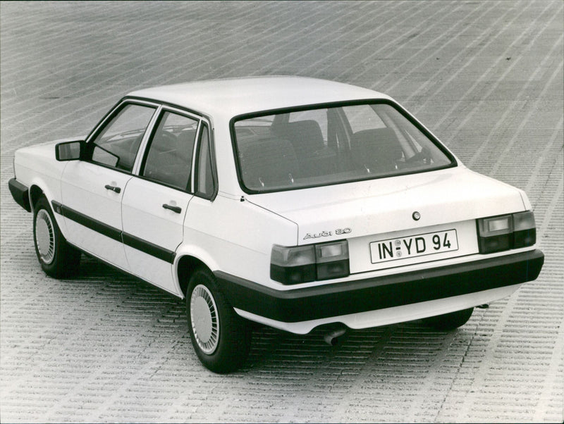Audi 80 - Vintage Photograph