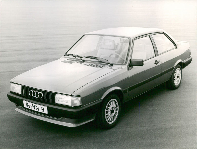 Audi 80 GTE - Vintage Photograph