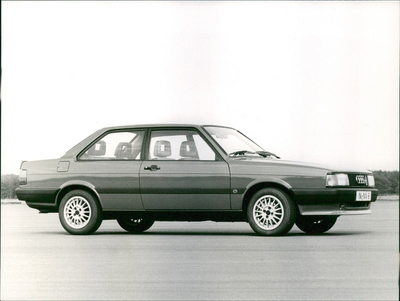 Audi 80 GTE - Vintage Photograph