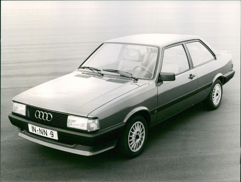 Audi 80 GTE - Vintage Photograph