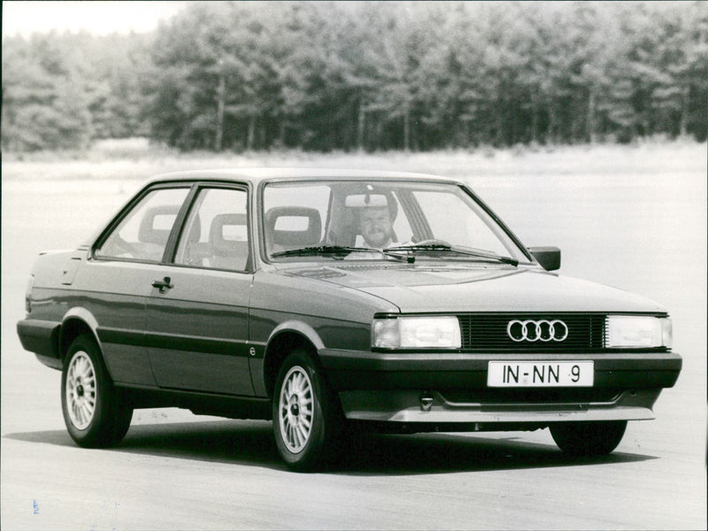 Audi 80 GTE - Vintage Photograph