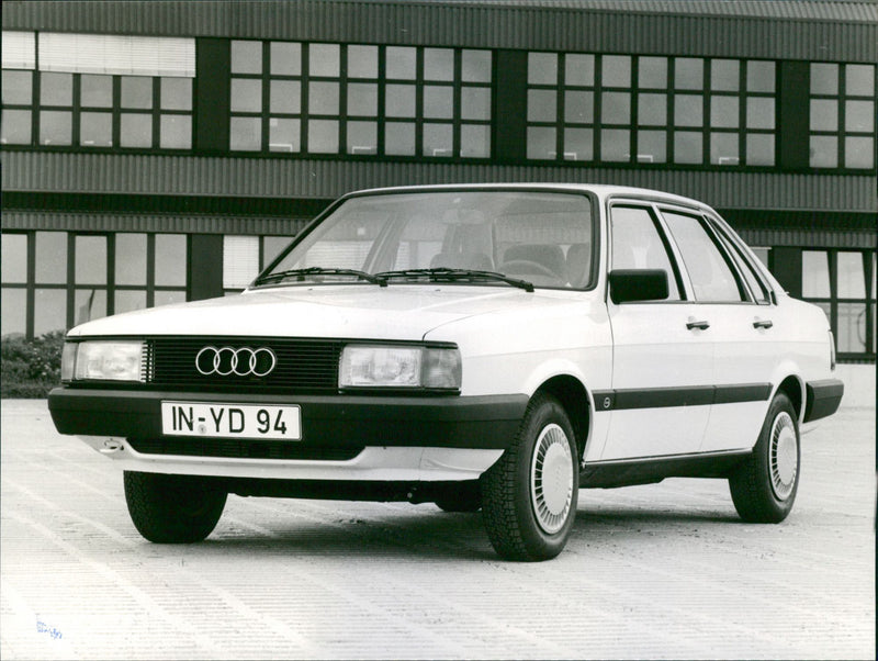 Audi 80 - Vintage Photograph