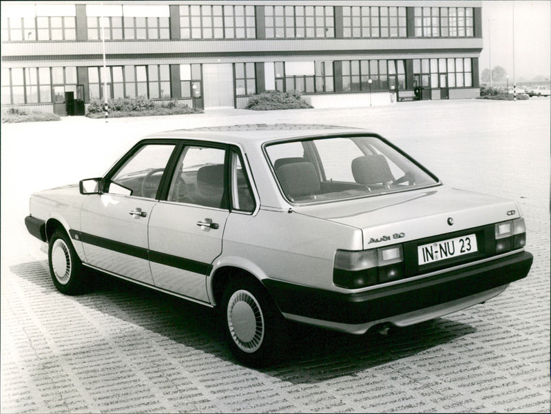 Audi 80 CD - Vintage Photograph