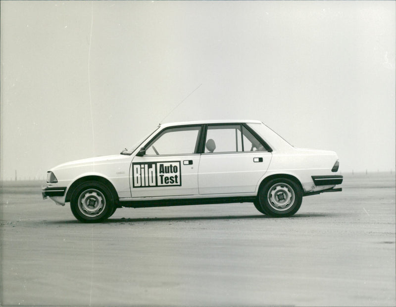 Peugeot 305 - Vintage Photograph