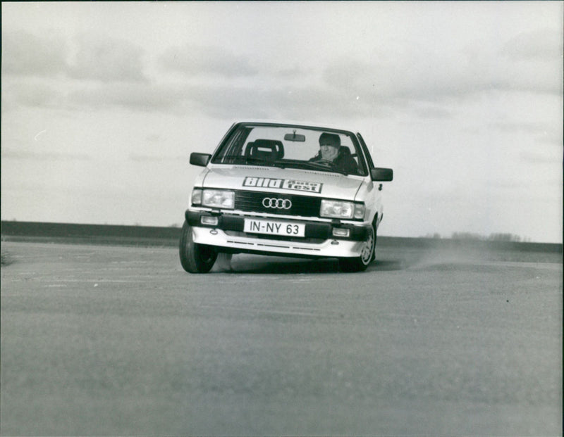 Audi 80 GTE - Vintage Photograph