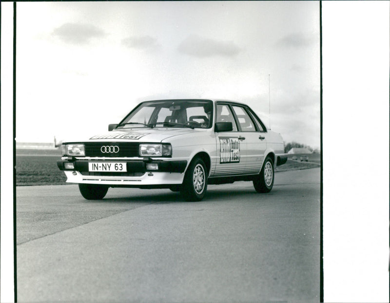 Audi 80 GTE - Vintage Photograph
