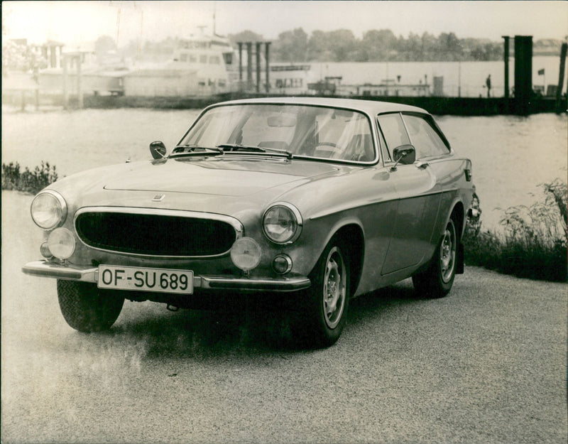 Volvo P1800ES - Vintage Photograph