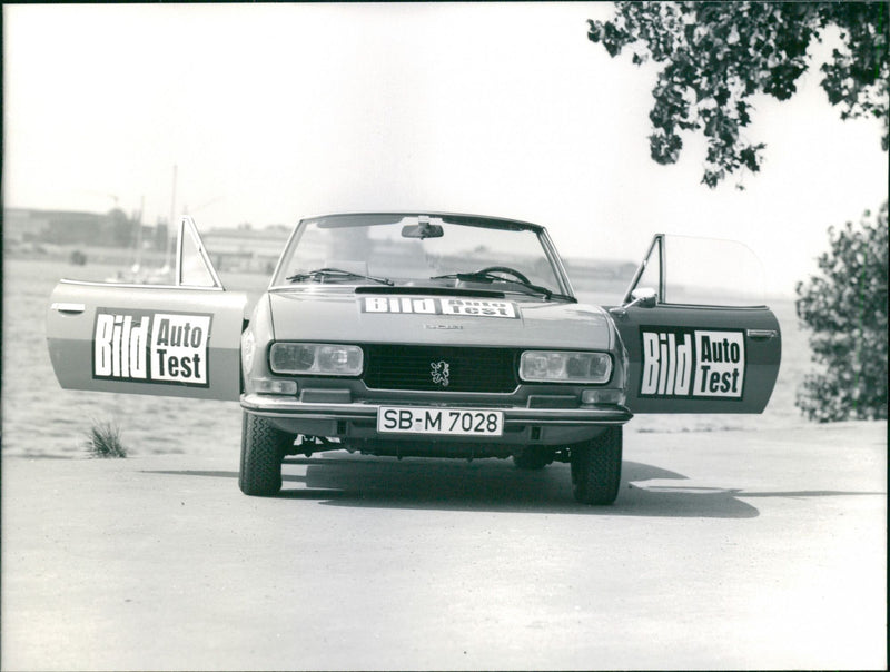 Peugeot 504 Cabrio - Vintage Photograph