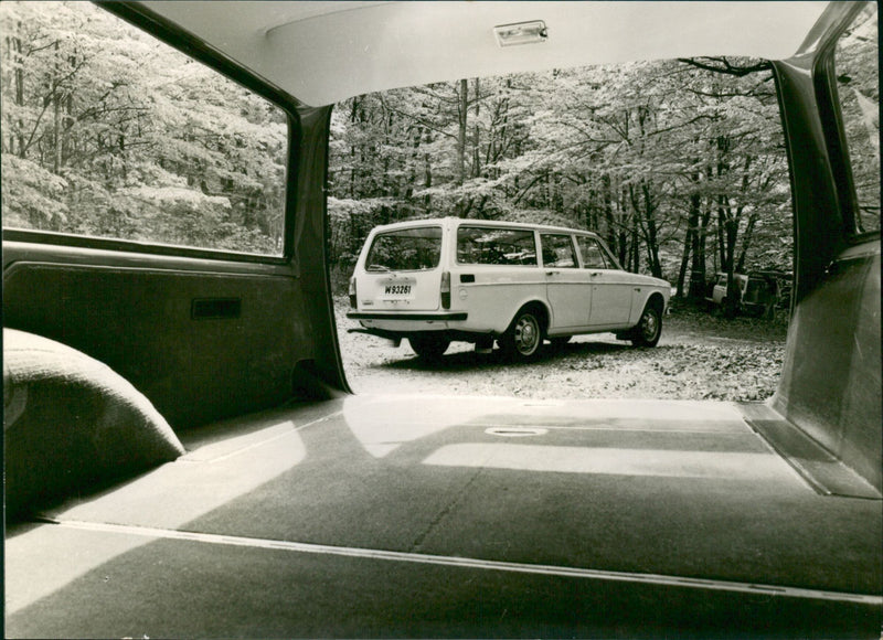 Volvo 145 De Luxe Kombi - Vintage Photograph