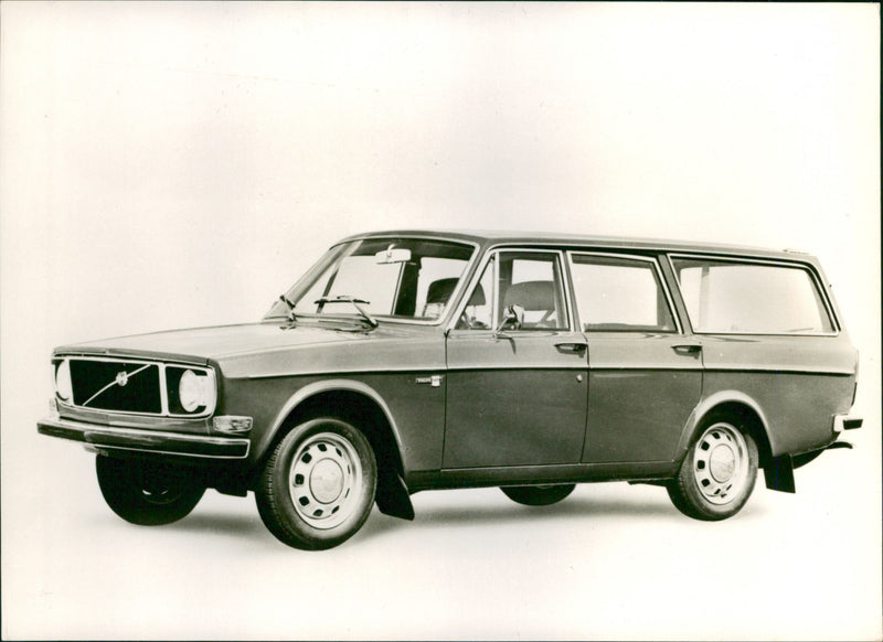 Volvo 145 De Luxe Kombi - Vintage Photograph