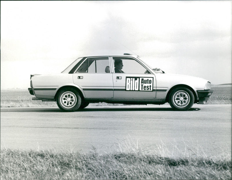 Peugeot 505 - Vintage Photograph