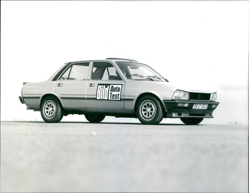 Peugeot 505 - Vintage Photograph