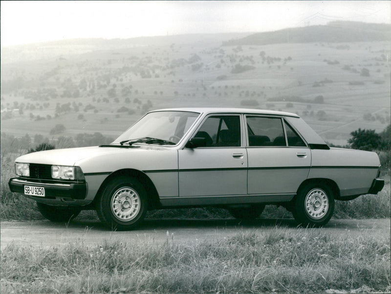 Peugeot 604 Diesel-Turbo - Vintage Photograph