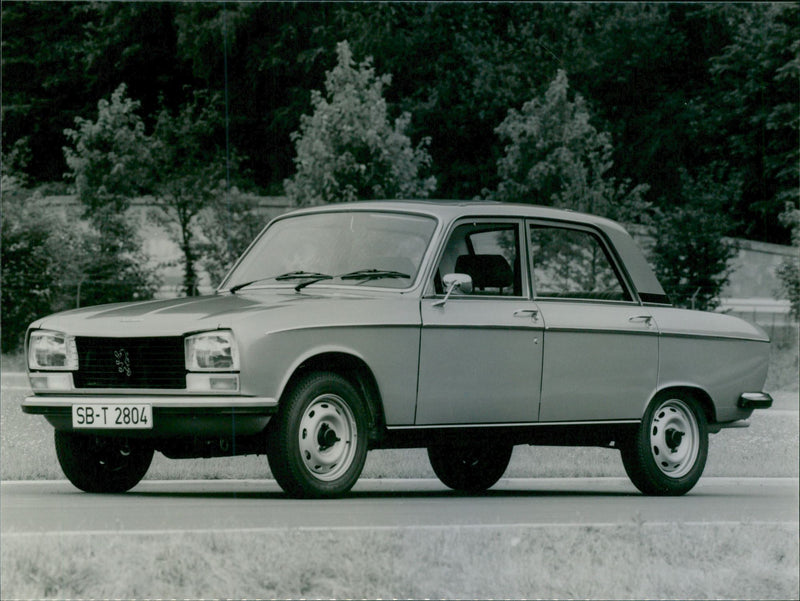 Peugeot 304 SLS - Vintage Photograph