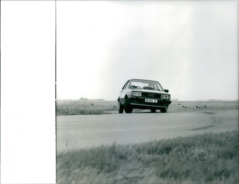 Audi 88 CD - Vintage Photograph