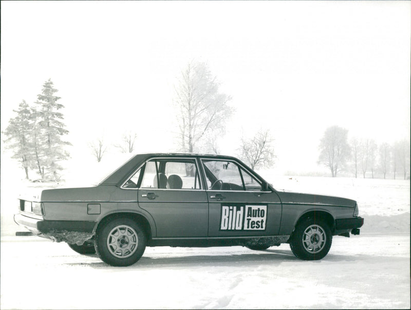 Audi 100 CD - Vintage Photograph