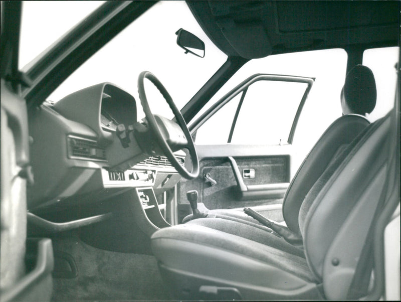 Audi 100 CD - Vintage Photograph