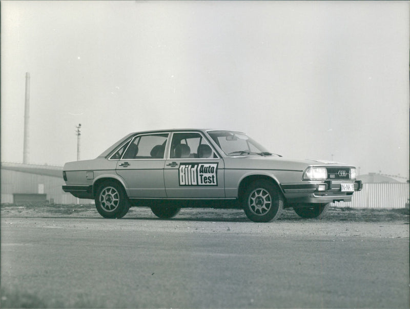 Audi 100 CD - Vintage Photograph