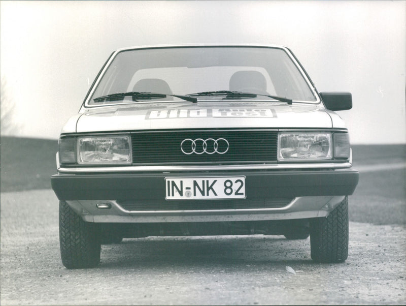 Audi 80 GLE - Vintage Photograph