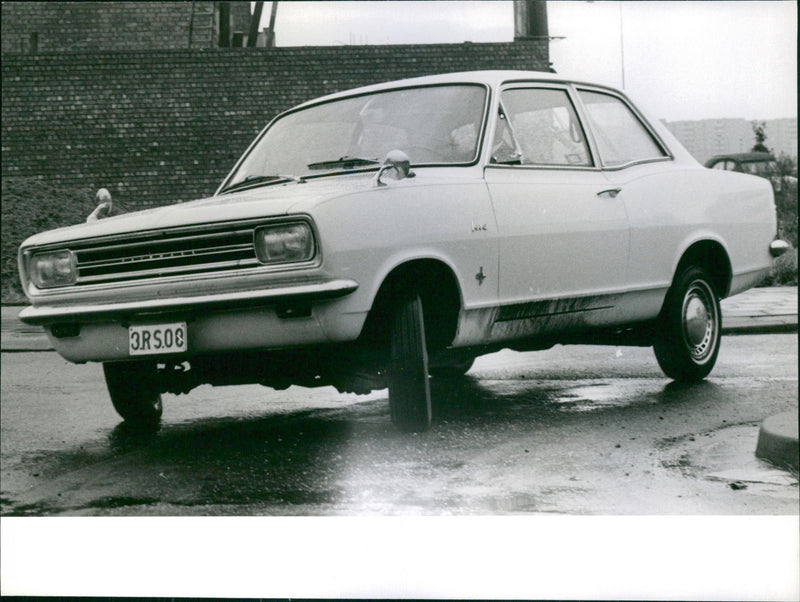Vauxhall Viva SL90 1967 - Vintage Photograph