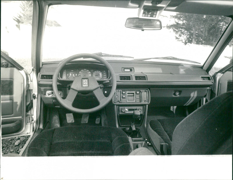 Peugeot 505 Turbo Injection - Vintage Photograph