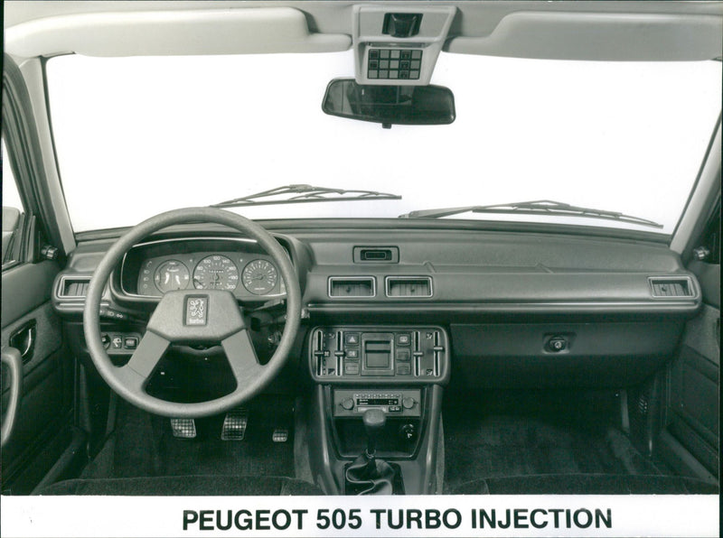 Peugeot 505 Turbo Injection - Vintage Photograph