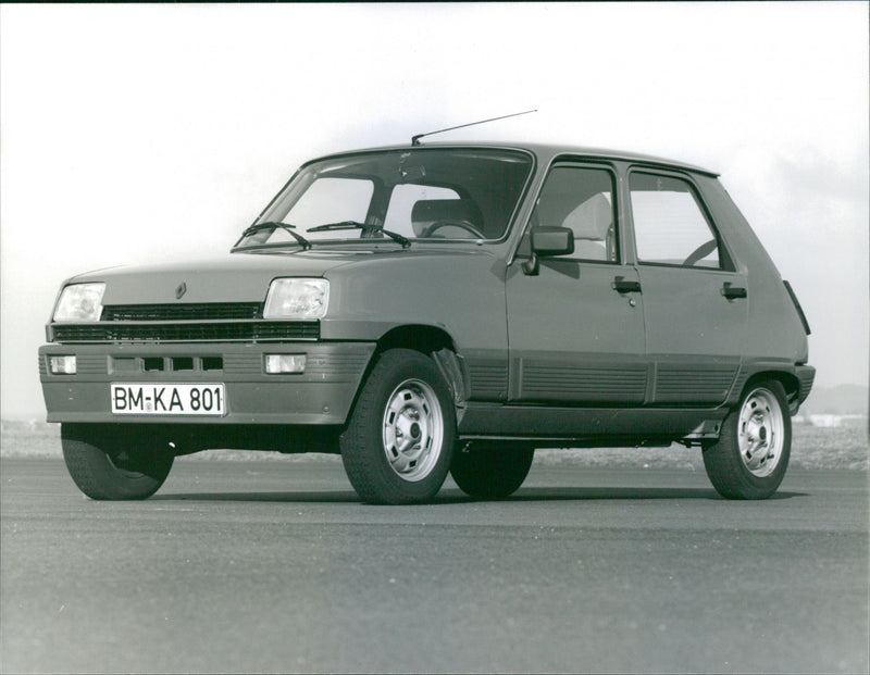 Renault 5 GTL 1982 - Vintage Photograph