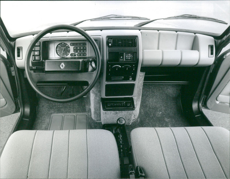 Renault 5 GTL 1982 Cockpit - Vintage Photograph