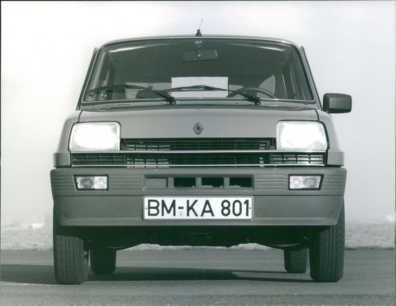 Renault 5 GTL 1982 - Vintage Photograph