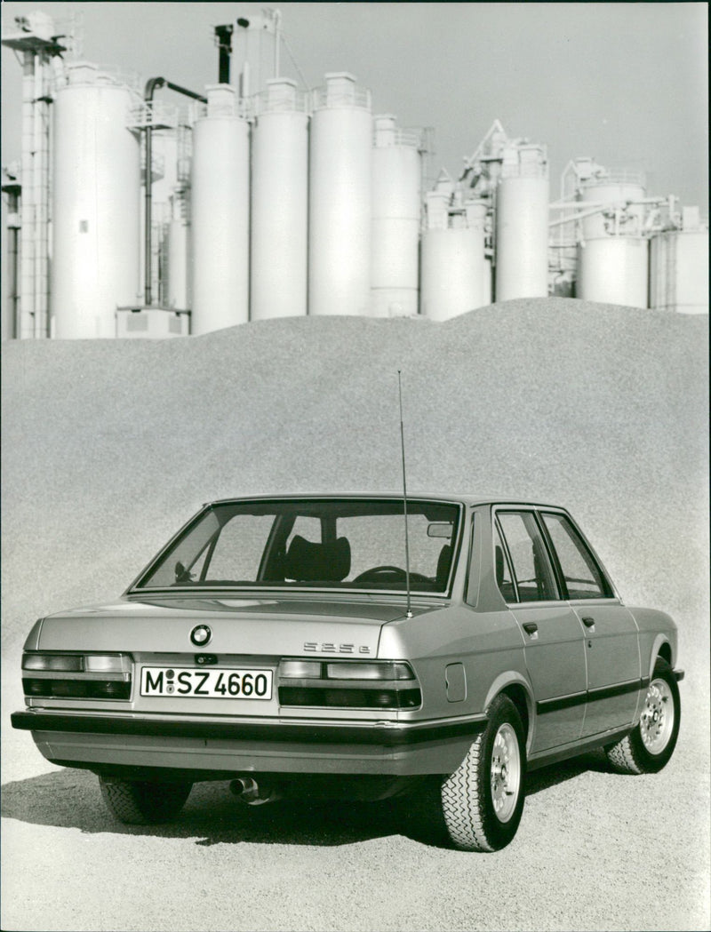BMW 525e - Vintage Photograph