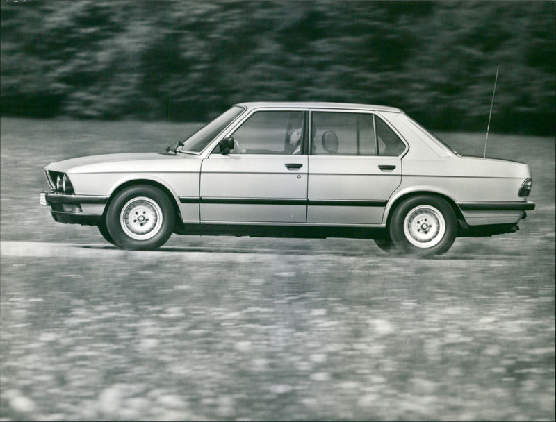 BMW 524td - Vintage Photograph