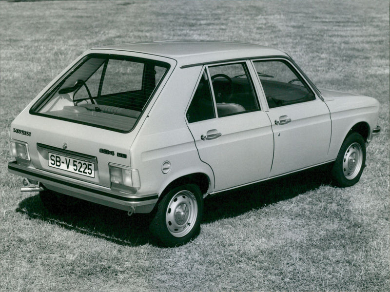 Peugeot 104 GL - Vintage Photograph
