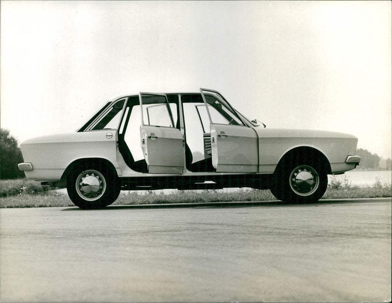 Volkswagen K70 - Vintage Photograph