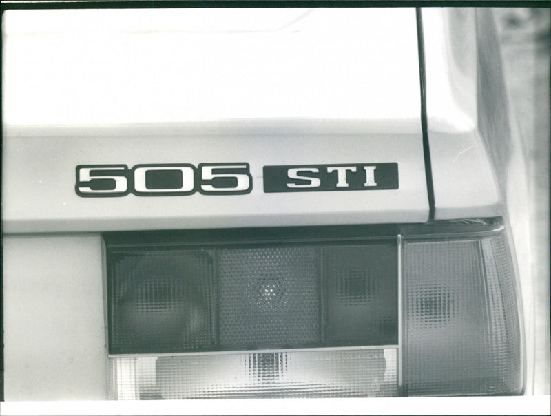 Peugeot 505 STI - Vintage Photograph
