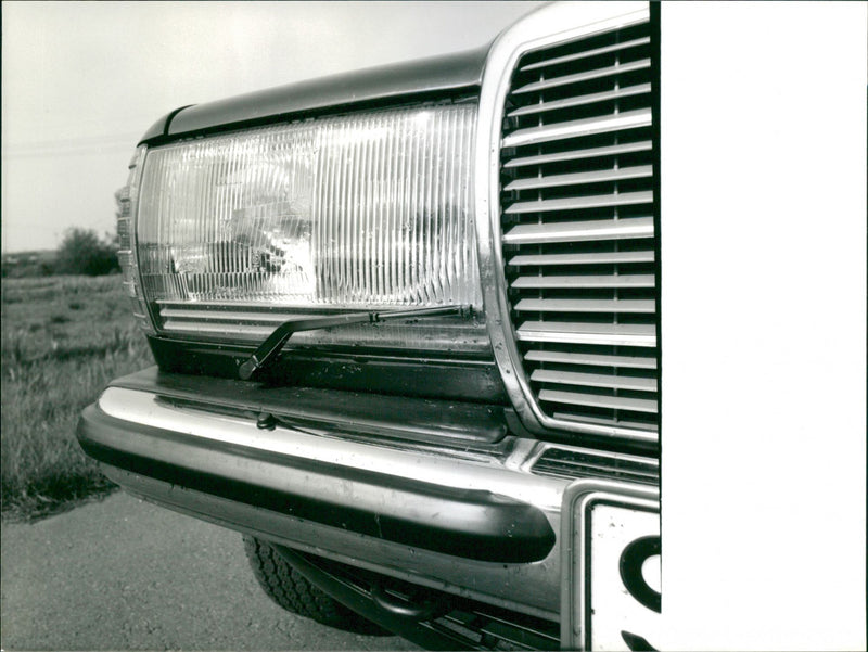 Mercedes 300TD - Vintage Photograph