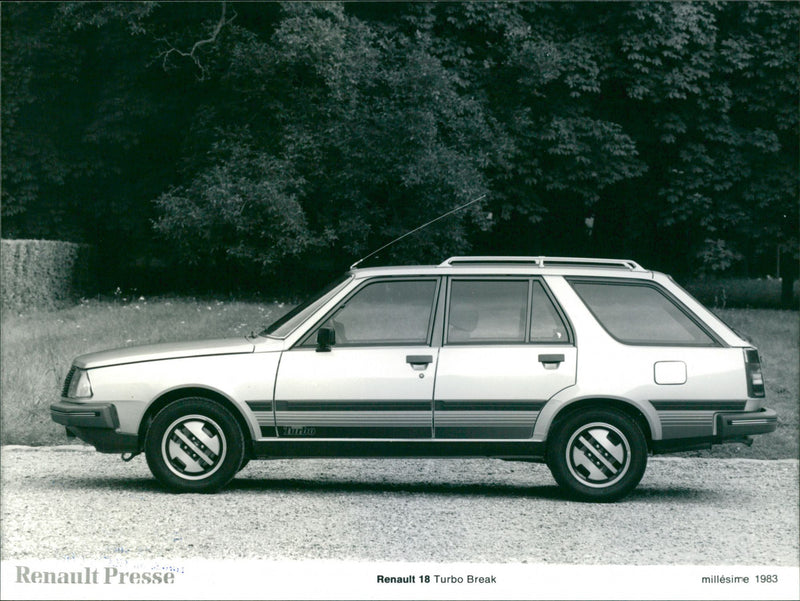 Renault 18 Turbo Break - Vintage Photograph