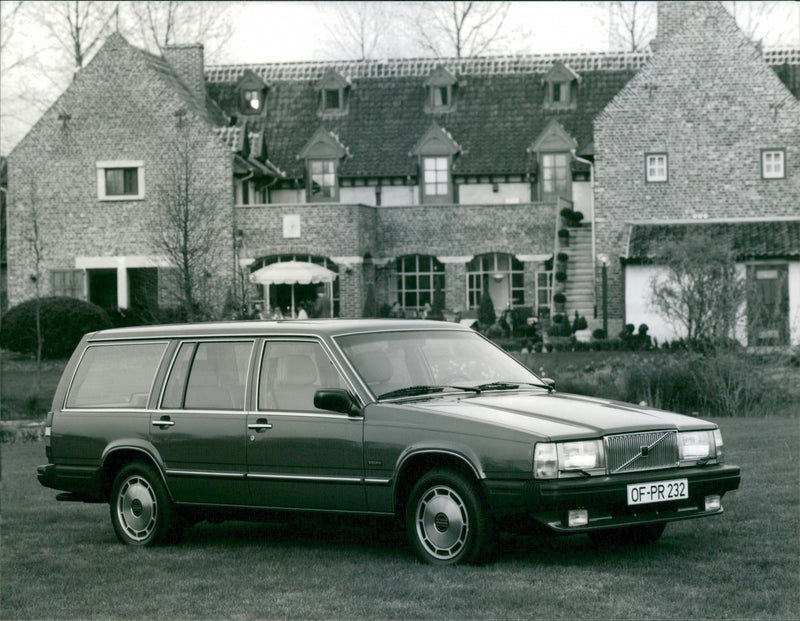 Volvo 760 GLE - Vintage Photograph