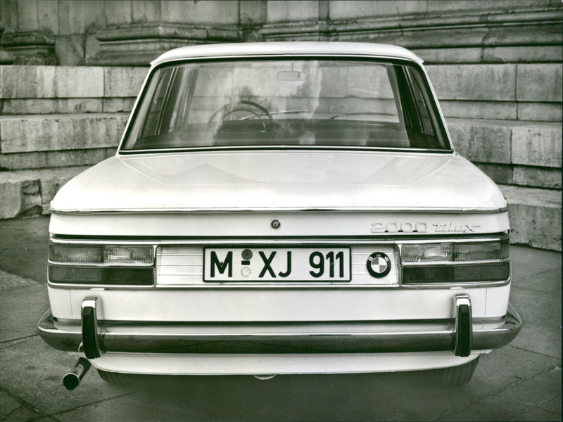 BMW 2000 tilux - Vintage Photograph