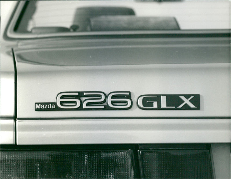 Mazda 626 GLX 2.0 - Vintage Photograph