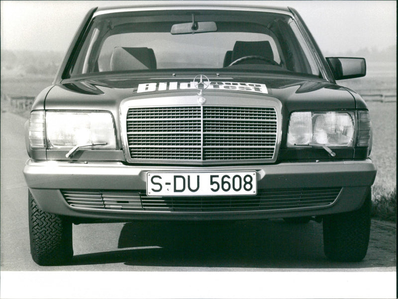 Mercedes-Benz 280 - Vintage Photograph