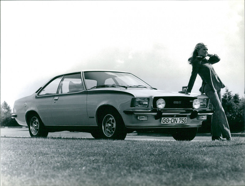 Opel GS/E - Vintage Photograph